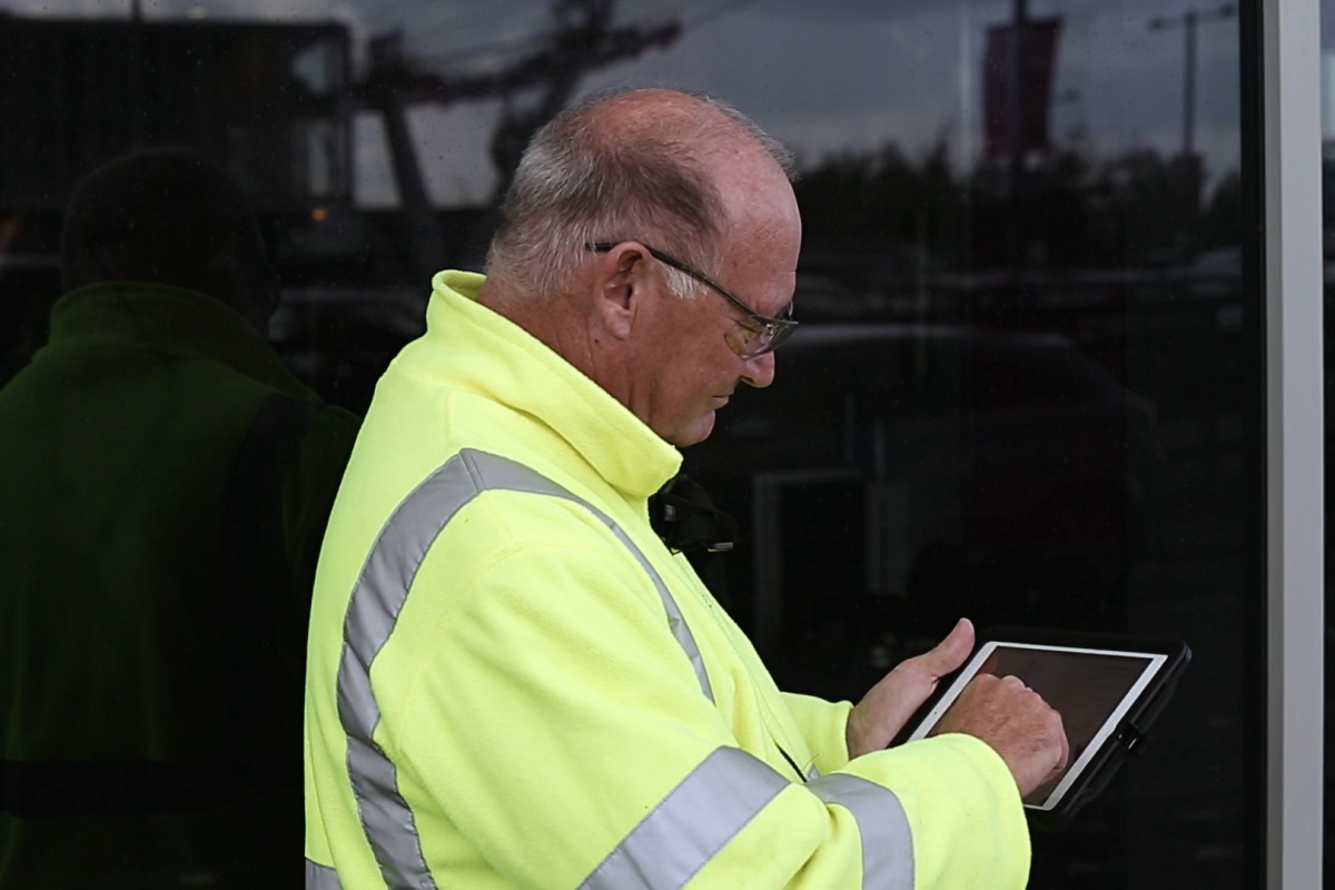 A 40Seven surveyor completing a survey